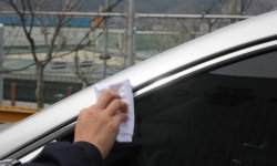 Как при помощи скотча поднять или опустить стекло, если стеклоподъемник сломался